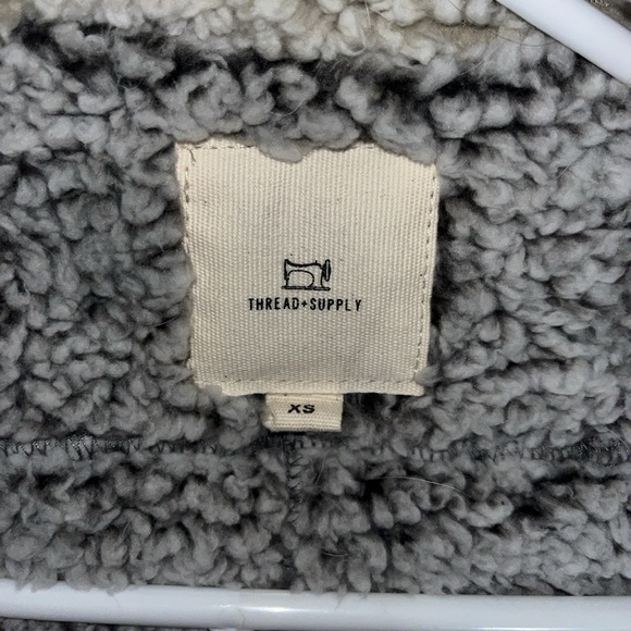 Gray Sherpa Vest - Picture 3 of 4